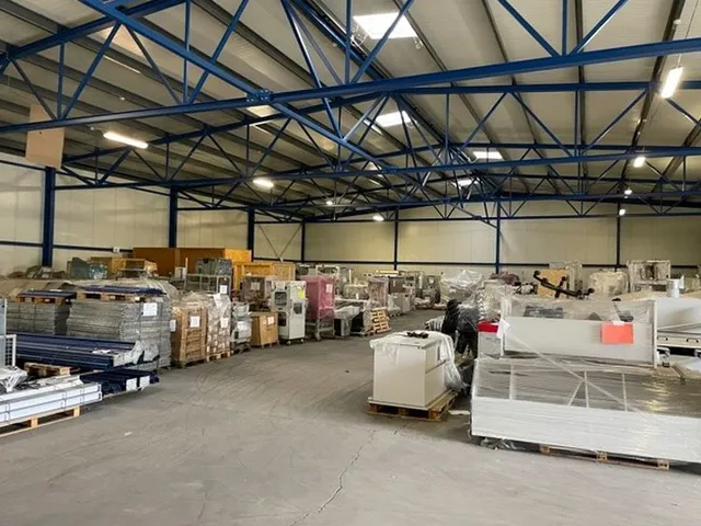 Kiadó kereskedelmi és ipari ingatlan Alsónémedi 900 nm