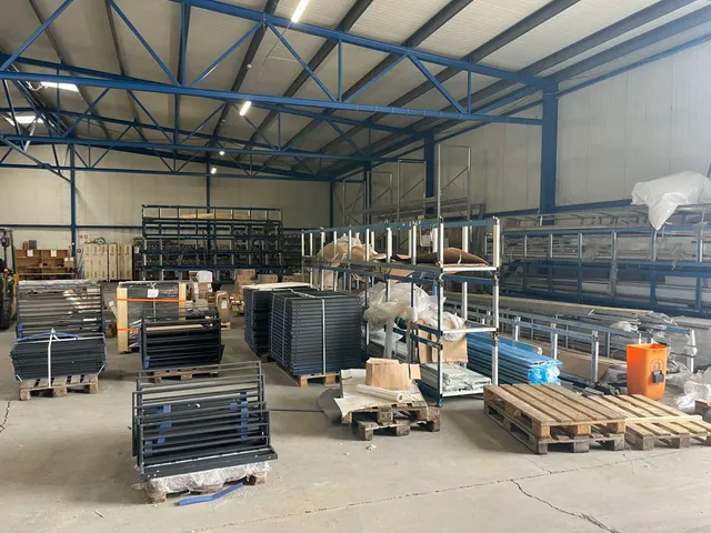 Kiadó kereskedelmi és ipari ingatlan Alsónémedi 900 nm