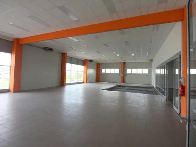 Eladó kereskedelmi és ipari ingatlan Hatvan 4926 nm