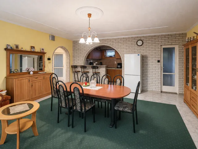 Eladó kereskedelmi és ipari ingatlan Nyíregyháza 245 nm