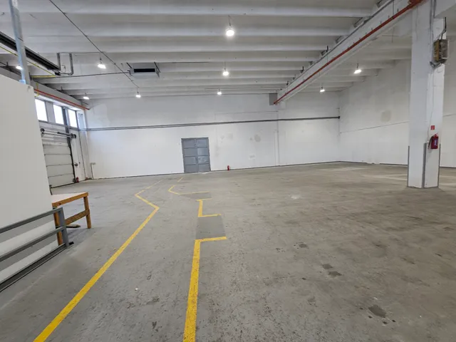 Kiadó kereskedelmi és ipari ingatlan Budapest XV. kerület, Rákospalota 800 nm