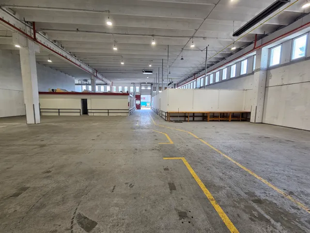 Kiadó kereskedelmi és ipari ingatlan Budapest XV. kerület, Rákospalota 800 nm