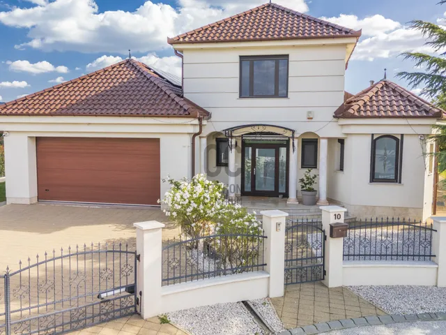 Eladó ház Budajenő 321 nm