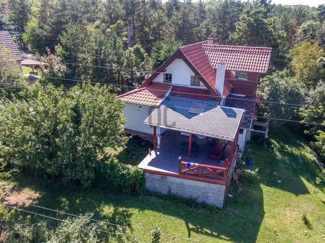 Eladó nyaraló Biatorbágy, Pecató 160 nm