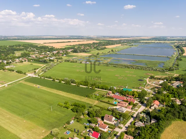 Eladó telek Kajászó, Mézesfa utca 1600 nm