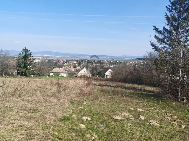 Eladó telek Etyek 1596 nm