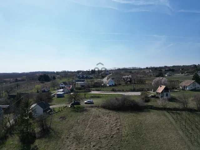 Eladó telek Etyek 1596 nm