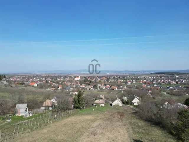 Eladó telek Etyek 1596 nm