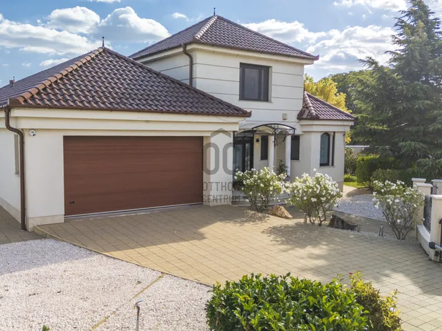 Eladó ház Budajenő 321 nm