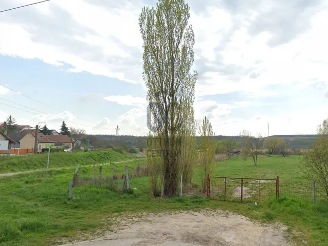 Eladó telek Biatorbágy 683 nm