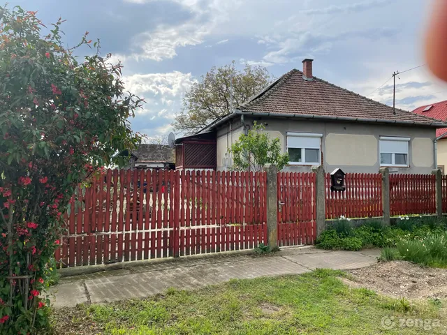 Eladó ház Mérk 90 nm