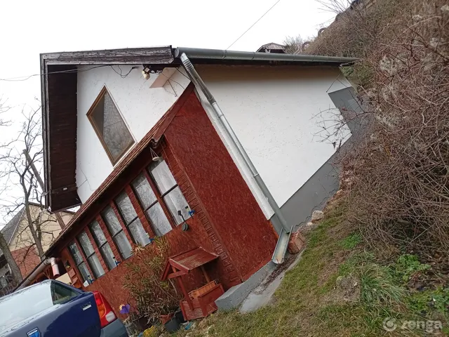 Eladó ház Kesztölc 64 nm