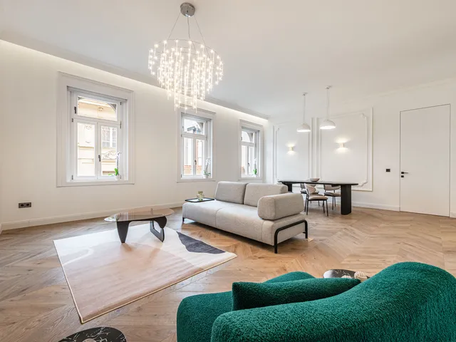 Eladó lakás Budapest VI. kerület, Nagykörúton belüli terület 104 nm