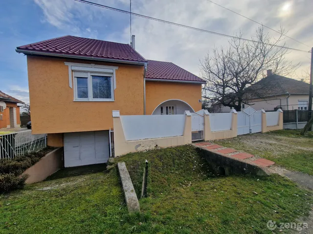 Eladó ház Polgár 120 nm