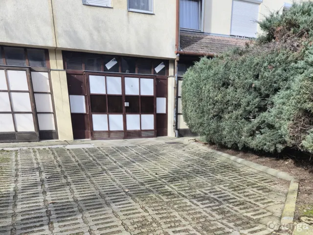 Eladó garázs Keszthely, Schwarz Dávid utca 17 nm