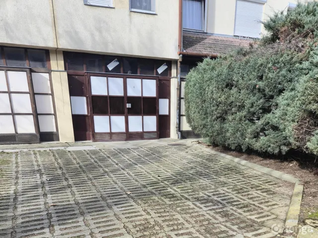Eladó garázs Keszthely 18 nm