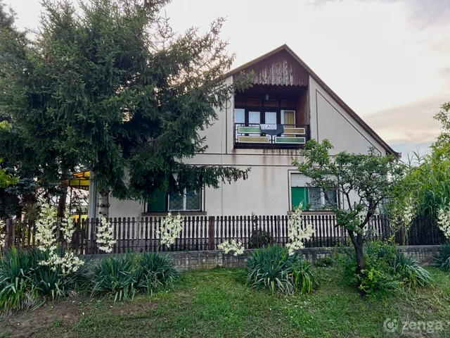 Eladó ház Kocsér 118 nm