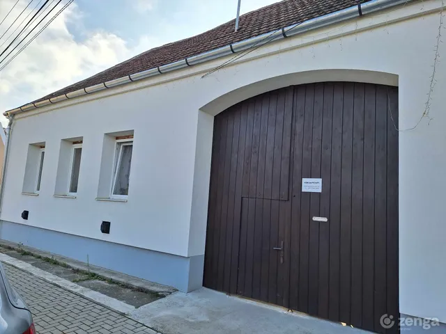 Eladó ház Sarród 160 nm
