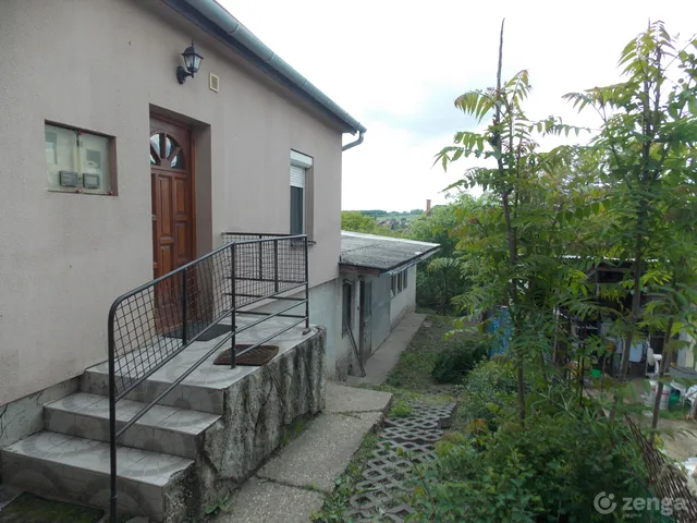 Eladó ház Pécel, Csatáridűlő 130 nm