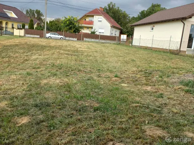 Eladó telek Ceglédbercel, Bem József utca 23 749 nm