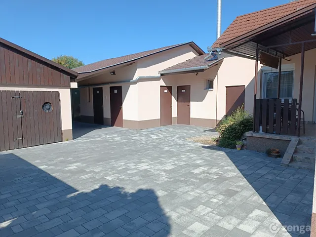 Eladó ház Törtel 220 nm