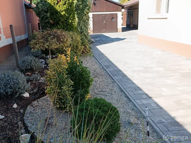 Eladó ház Törtel 220 nm