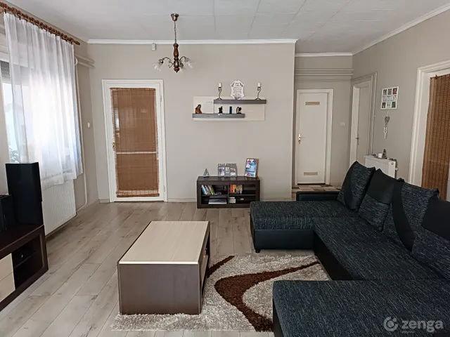 Eladó ház Törtel 220 nm