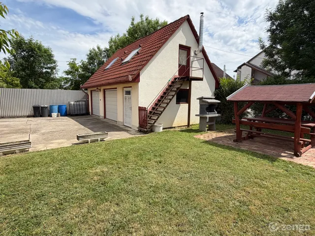 Eladó ház Zalaegerszeg, Ola, Mura utca 3 229 nm
