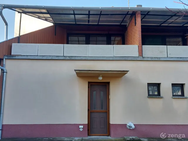 Eladó ház Budapest XVIII. kerület, Újpéteritelep 270 nm