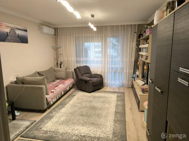 Eladó lakás Paks, Lakótelep 65 nm