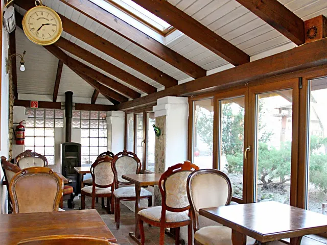 Eladó kereskedelmi és ipari ingatlan Lesencetomaj 720 nm