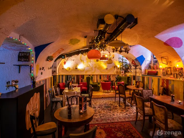 Eladó kereskedelmi és ipari ingatlan Budapest VI. kerület, Nagykörúton belüli terület 94 nm