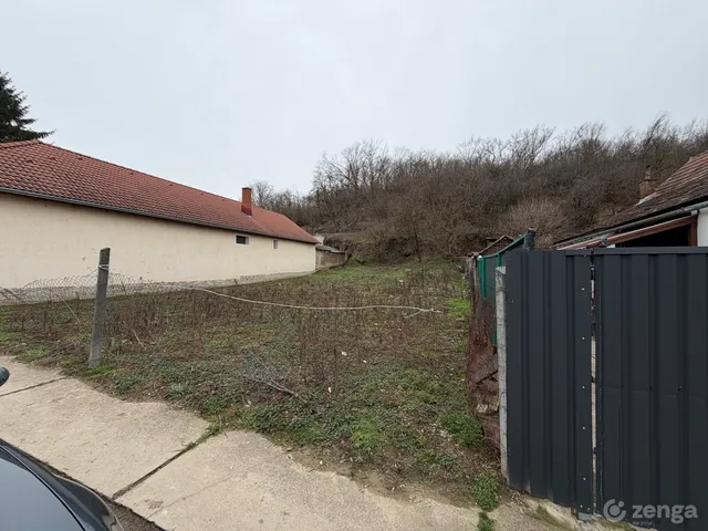 Eladó telek Paks, Dunakömlőd 450 nm