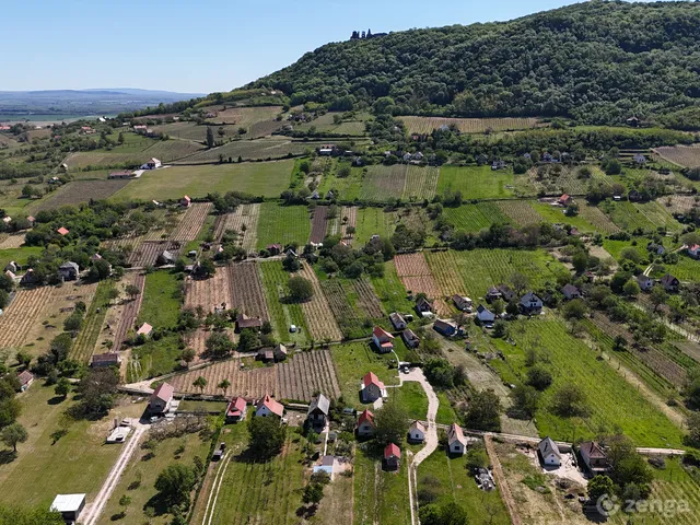 Eladó mezőgazdasági ingatlan Somlószőlős 2034 nm