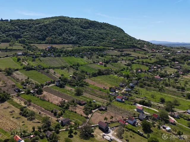 Eladó mezőgazdasági ingatlan Somlószőlős 2034 nm