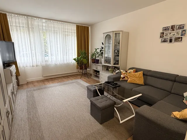 Eladó lakás Tököl, Pesti úti lakótelep 63 nm