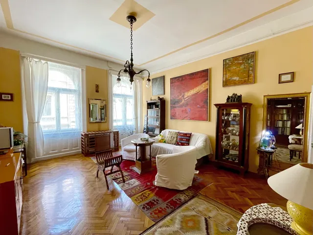 Eladó lakás Budapest VI. kerület, Nagykörúton kívüli terület 103 nm