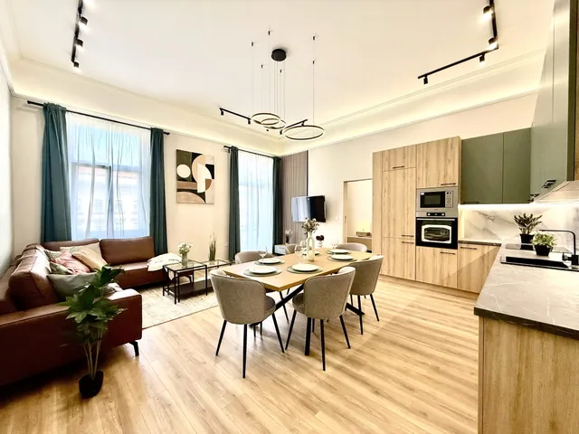 Eladó lakás Budapest VIII. kerület, Palotanegyed, Rákóczi út 121 nm