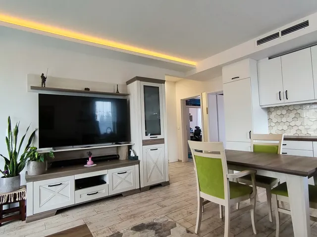 Eladó lakás Balatonkenese, Széchenyi utca 83 nm