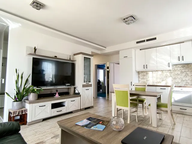 Eladó lakás Balatonkenese, Széchenyi utca 83 nm