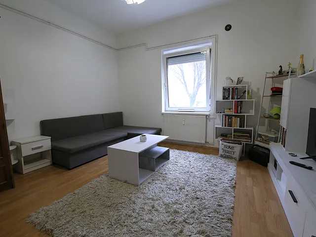 Eladó lakás Veszprém, Ady lakótelep 22 nm