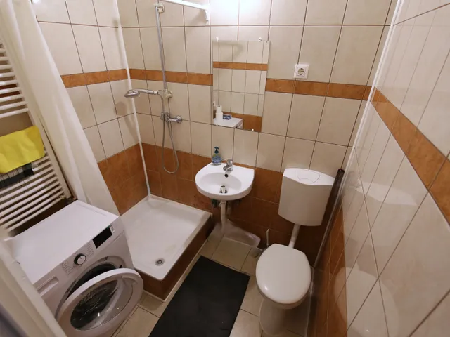 Eladó lakás Veszprém, Ady lakótelep 22 nm