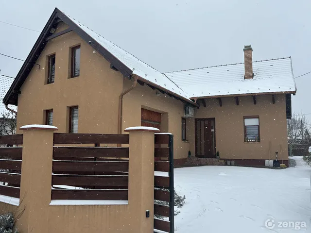 Eladó ház Tápióbicske 120 nm