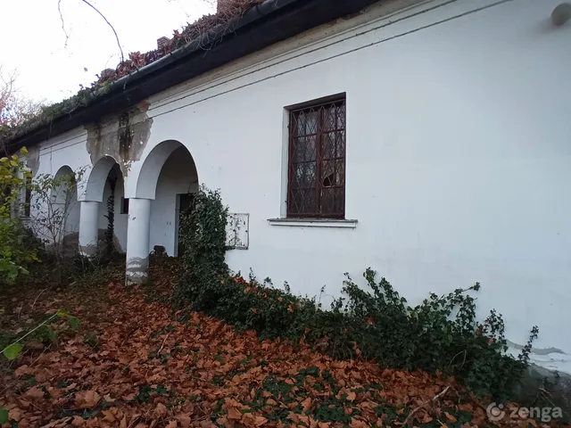 Eladó üdülő és hétvégi ház Balatonfenyves, Fenyvesi utca 300 nm