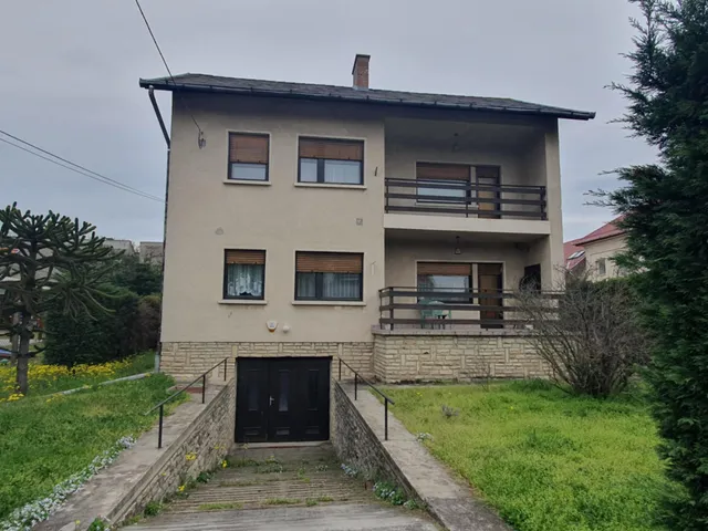 Eladó ház Budapest XVI. kerület 157 nm