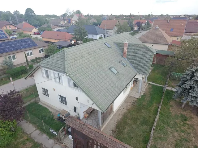 Eladó ház Vecsés 320 nm