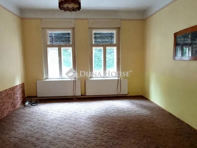 Eladó lakás Csepreg 112 nm