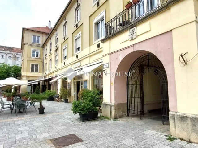 Eladó kereskedelmi és ipari ingatlan Szombathely 52 nm