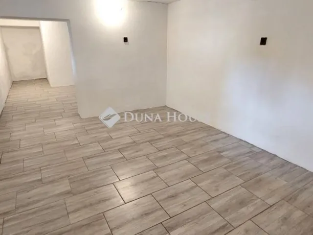 Eladó kereskedelmi és ipari ingatlan Szombathely 52 nm