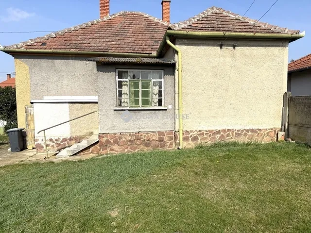 Eladó ház Salköveskút 88 nm